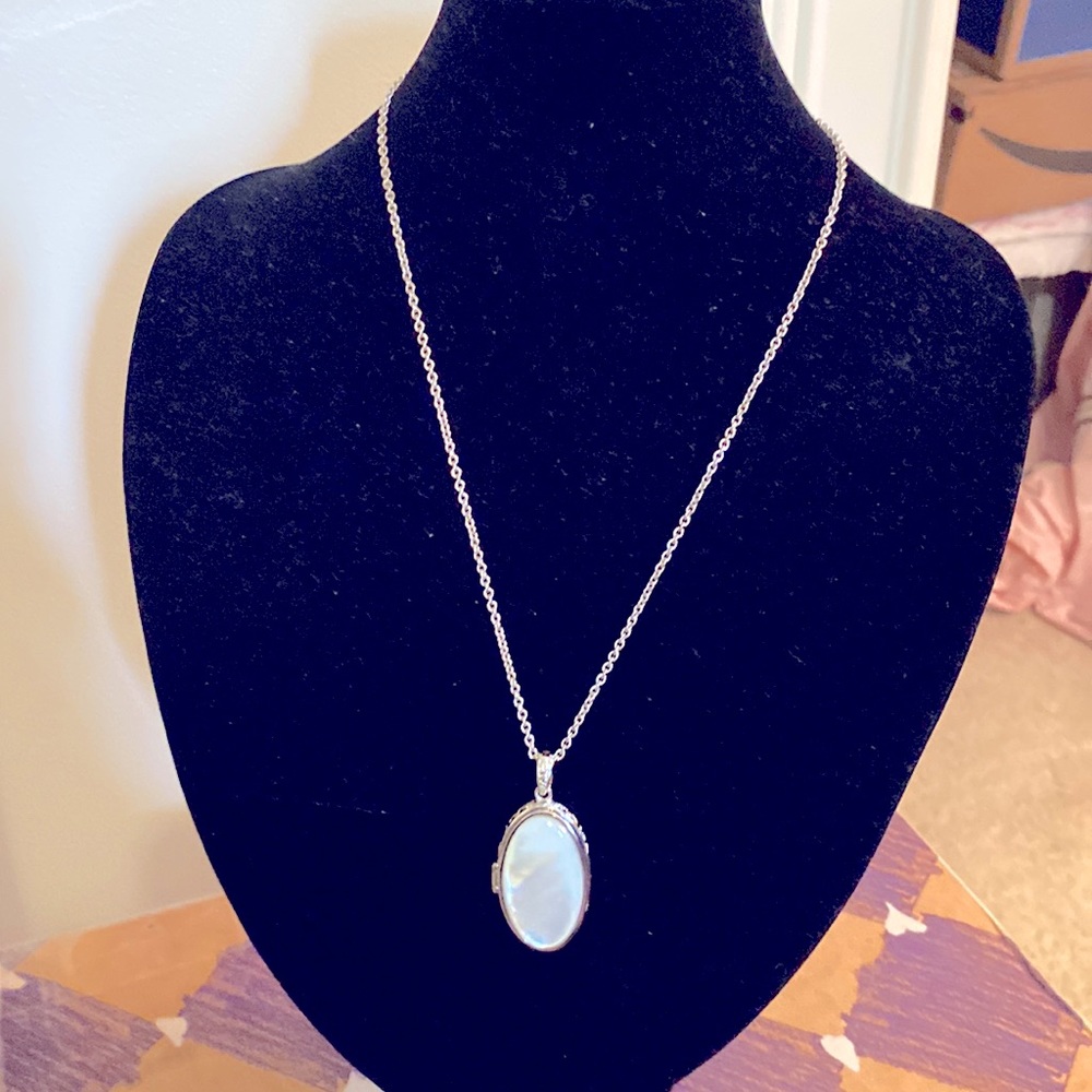 Paula Deen Mother of Pearl locket enhancer